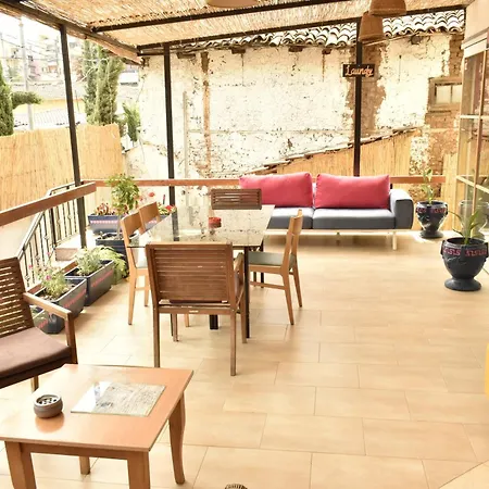 Trip'n'hostel Pink Bubble טיראנה