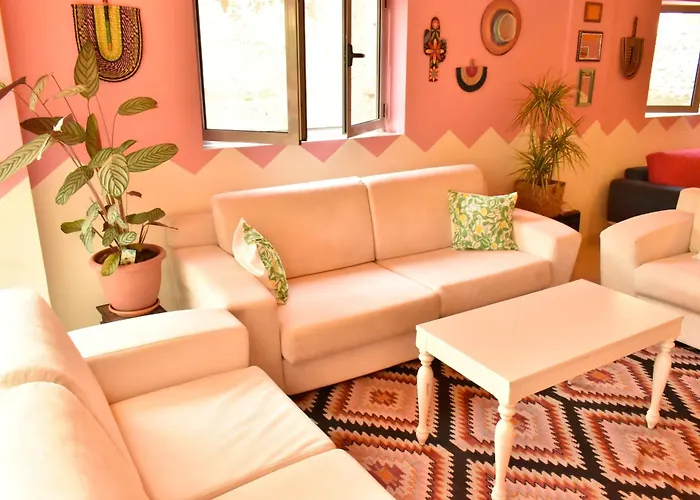 Trip'n'hostel Pink Bubble 旅馆 地拉那