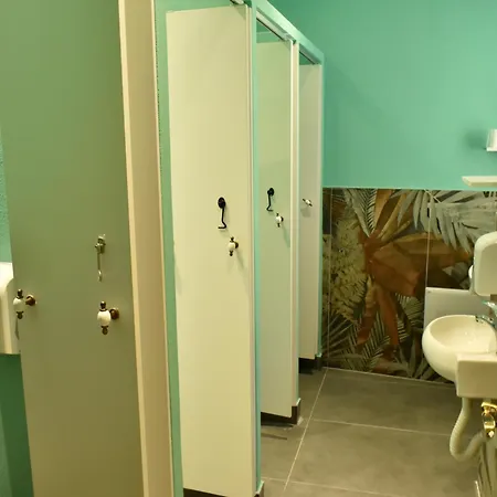 Trip'n'hostel Pink Bubble Hostal *