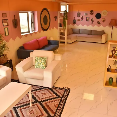 Trip'n'hostel Pink Bubble Vandrarhem Tirana